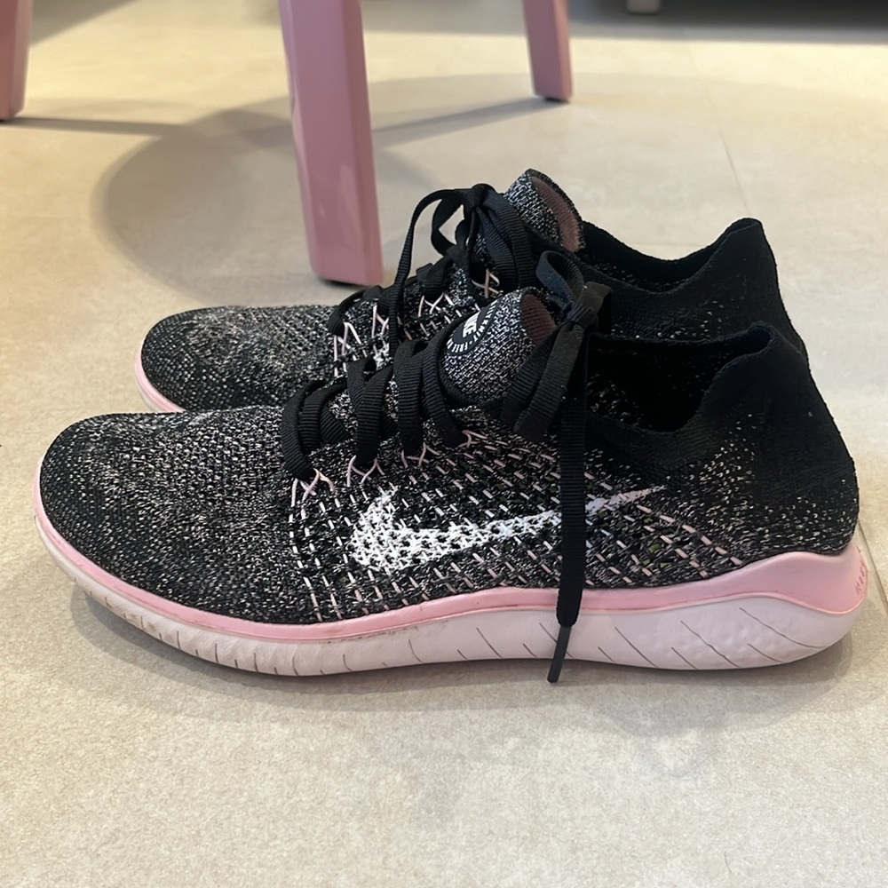 Nike free sneakers